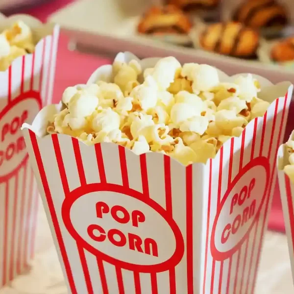 Selective focus photography of popcorn