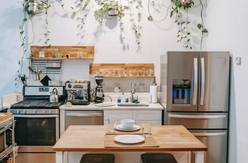 KItchen room with white walls